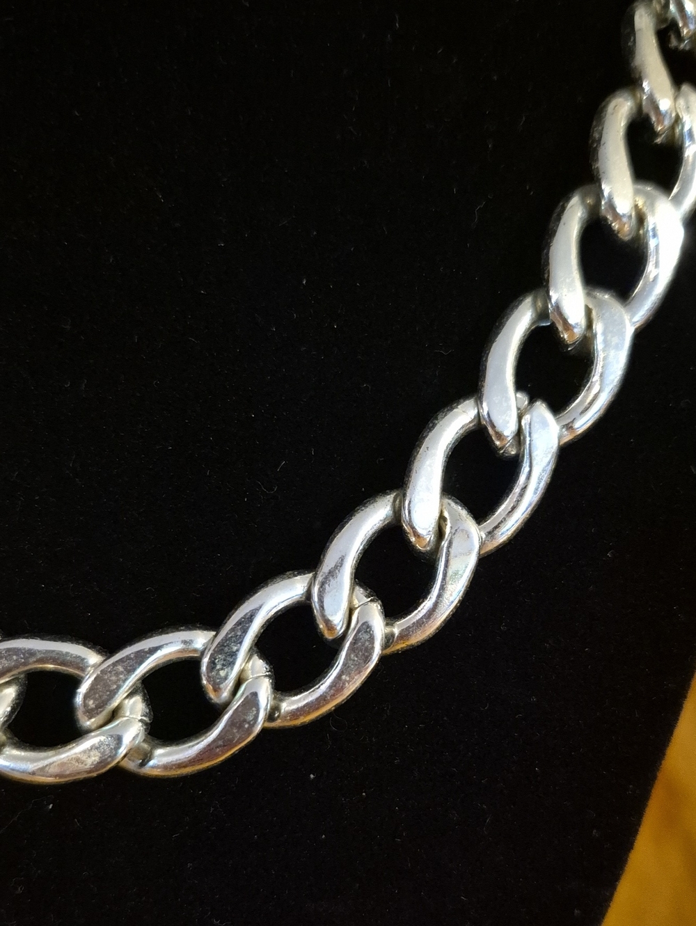 Bold Silver Chain Link Necklace - Women Jewelry - Picture 3 of 3